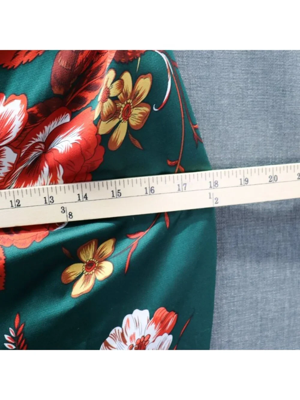 Pretty Little Thing Emerald Green Floral Strappy Satin Cowl Midi Dress NWT - Picture 15 of 16